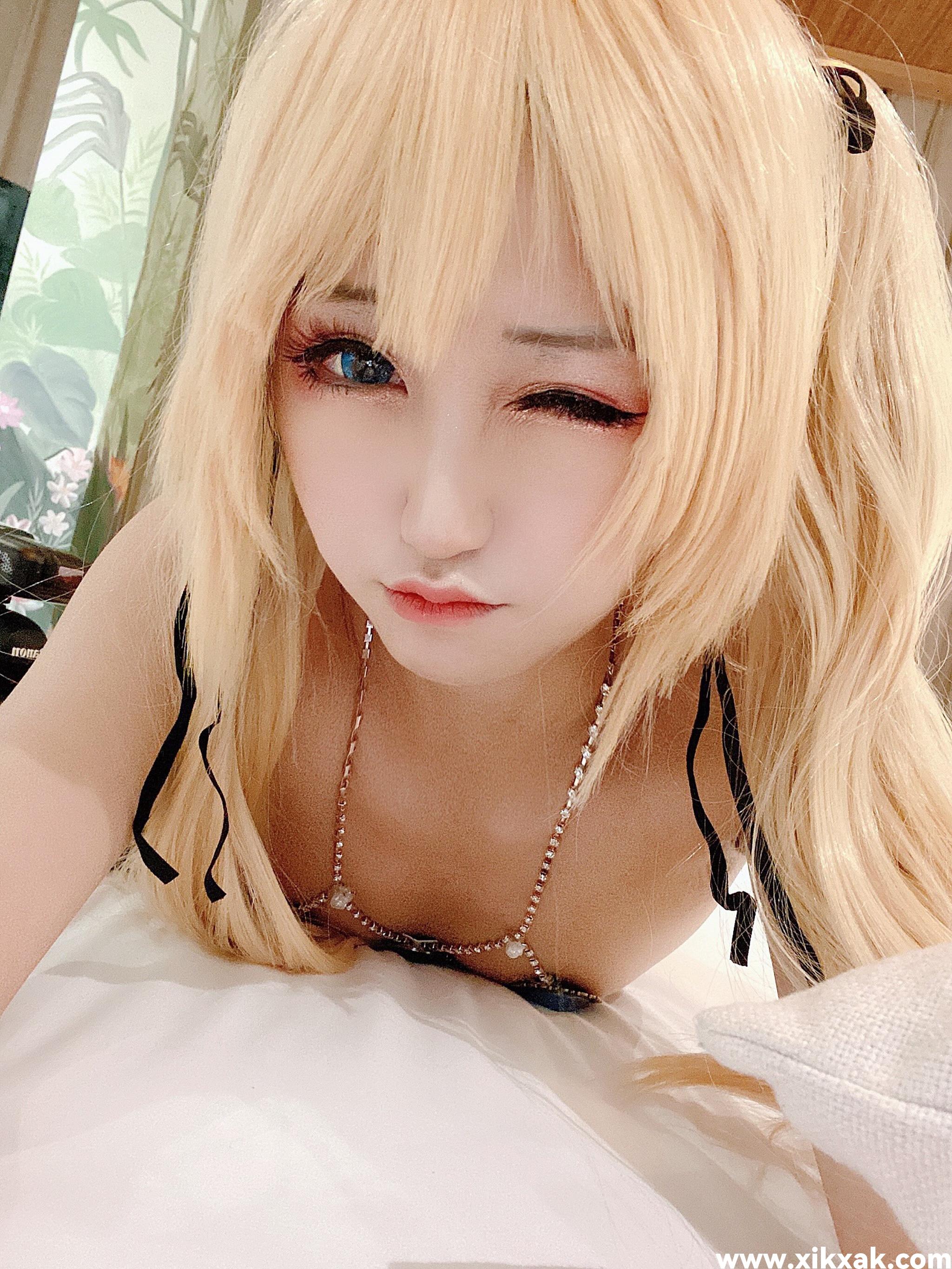 Kuuko W – NO.05 Marie Rose Fortune Bikini Selfie Set